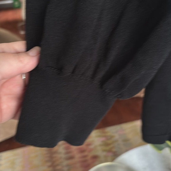 Black ruffle sweater - Picture 4 of 5